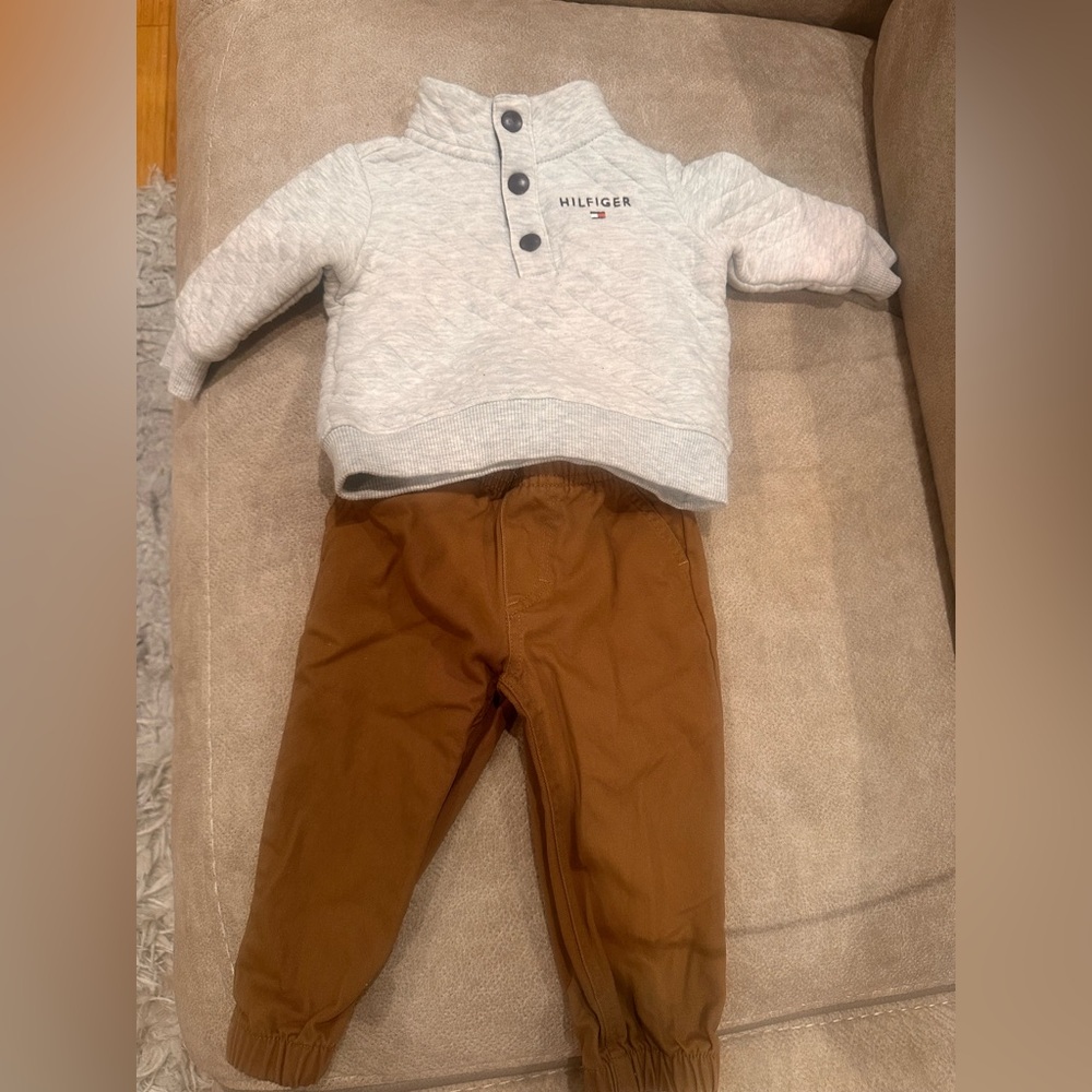 Tommy Hilfiger Baby Outfit - Cream and Black